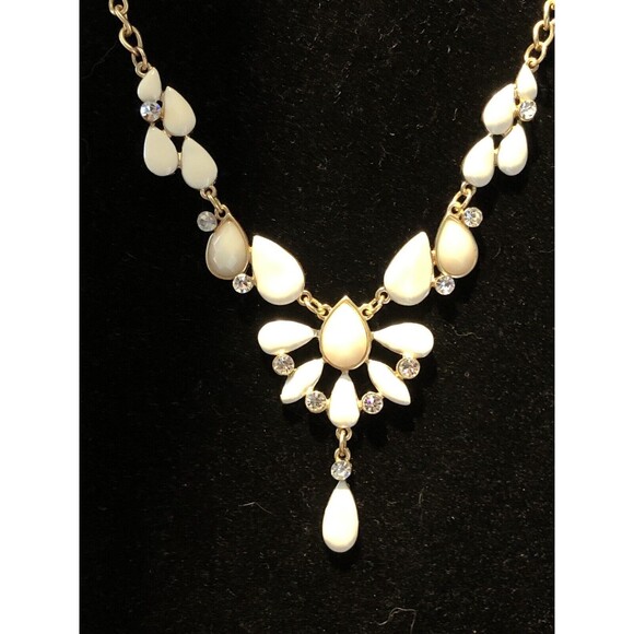 Gold Tone  Ivory Enamel Rhinestone Flower Lavalier  Statement Necklace 21” - Picture 1 of 6